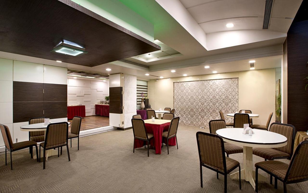 Hotel Planet Residency Мумбаи Экстерьер фото