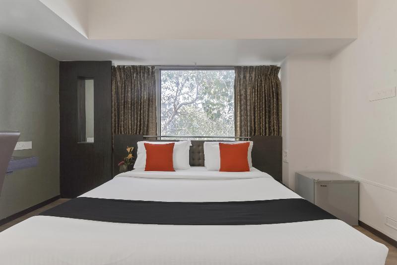 Hotel Planet Residency Мумбаи Экстерьер фото