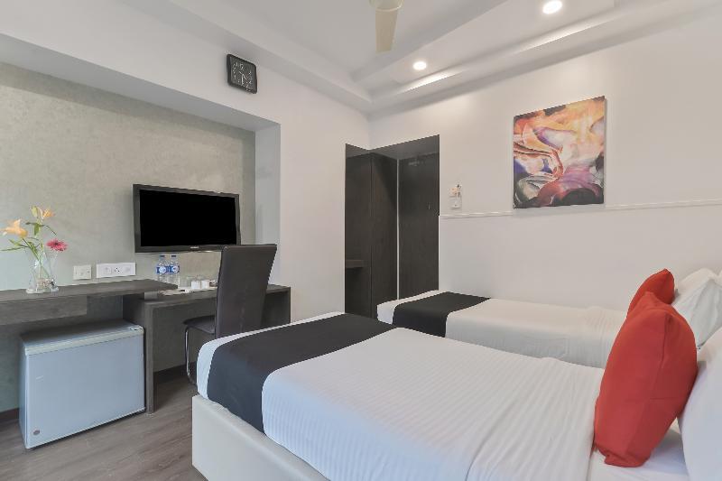 Hotel Planet Residency Мумбаи Экстерьер фото